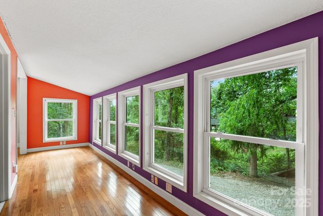 15 Mayfield Road, Asheville, NC 28804