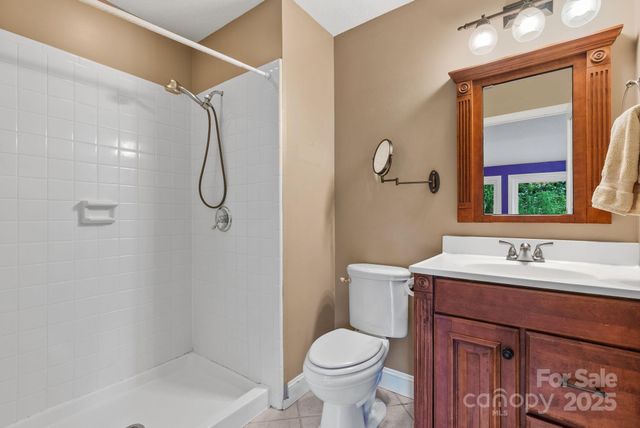 15 Mayfield Road, Asheville, NC 28804