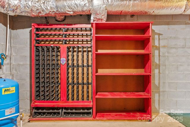 15 Mayfield Road, Asheville, NC 28804