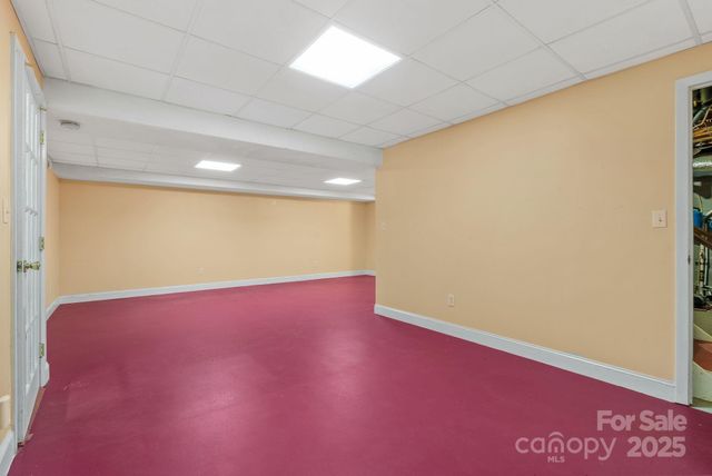 15 Mayfield Road, Asheville, NC 28804