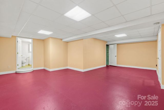 15 Mayfield Road, Asheville, NC 28804