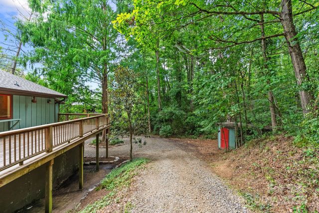 15 Mayfield Road, Asheville, NC 28804