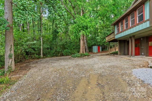 15 Mayfield Road, Asheville, NC 28804
