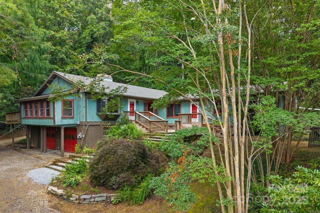 15 Mayfield Road, Asheville, NC 28804