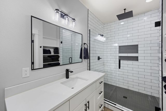 211 Woodland Shores Circle, Clinton, AR 72031