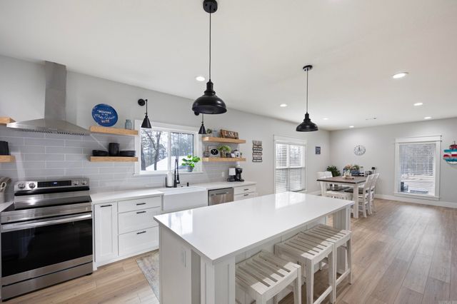 211 Woodland Shores Circle, Clinton, AR 72031