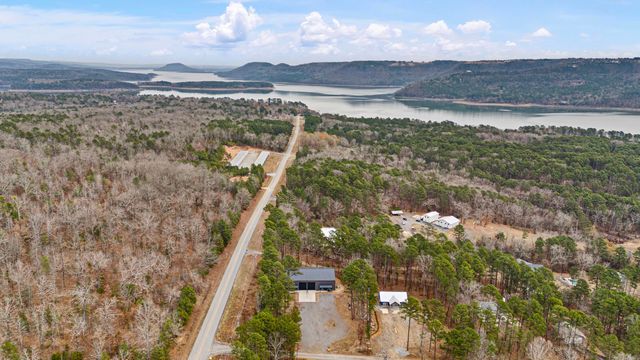 211 Woodland Shores Circle, Clinton, AR 72031