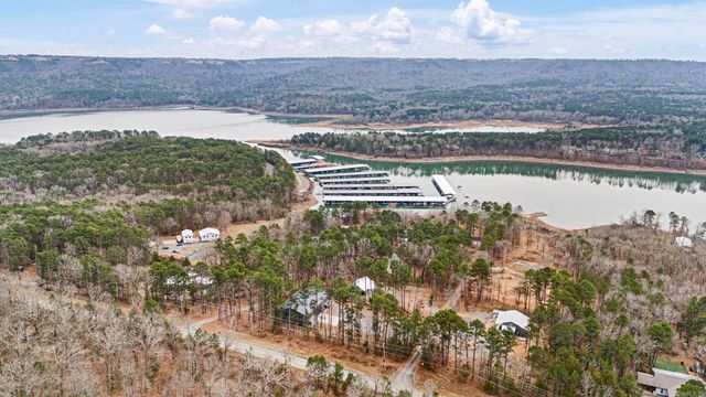 211 Woodland Shores Circle, Clinton, AR 72031