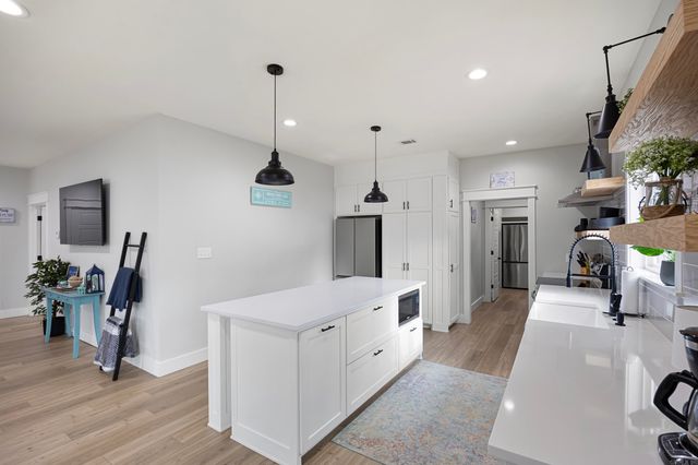 211 Woodland Shores Circle, Clinton, AR 72031