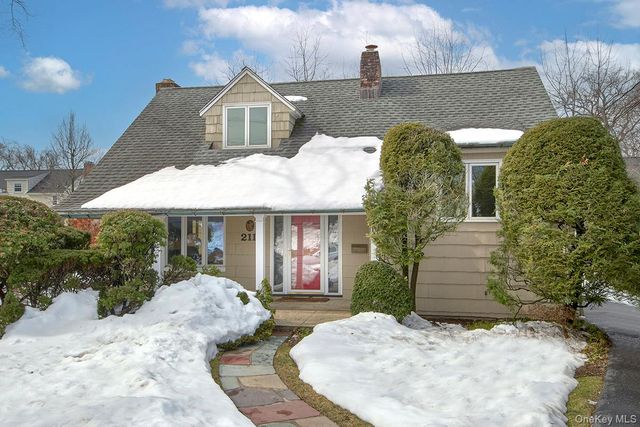 211 Davis Avenue, White Plains, NY 10605