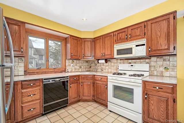 211 Davis Avenue, White Plains, NY 10605