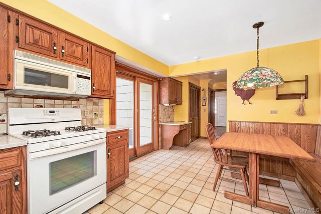 211 Davis Avenue, White Plains, NY 10605