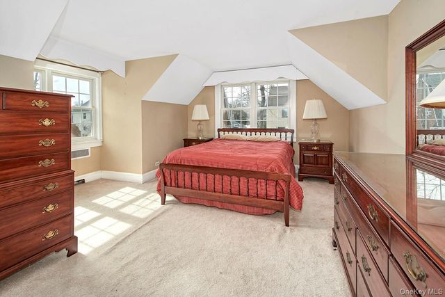 211 Davis Avenue, White Plains, NY 10605