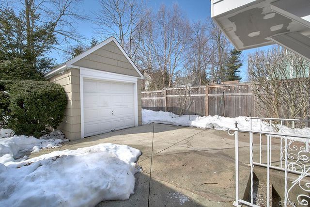 211 Davis Avenue, White Plains, NY 10605