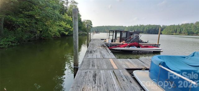 2620 Waterside Boulevard NW, Valdese, NC 28690