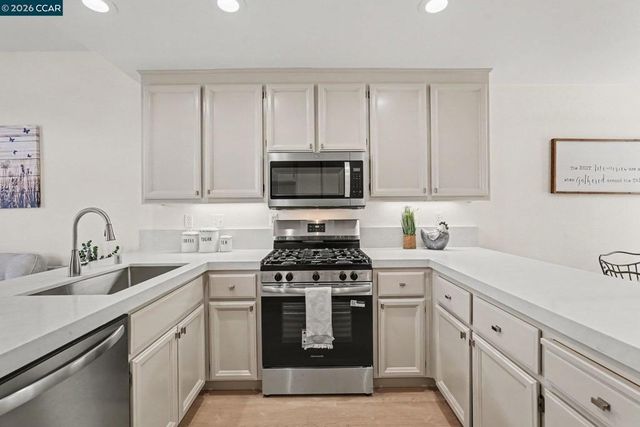 414 Trailhead Way, Martinez, CA 94553