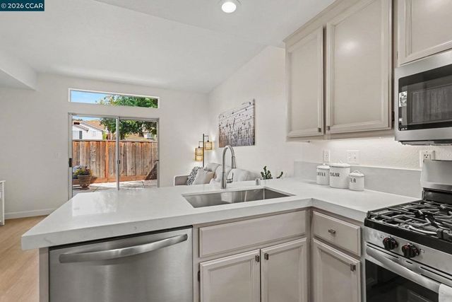 414 Trailhead Way, Martinez, CA 94553