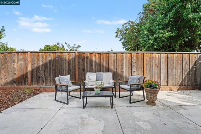 414 Trailhead Way, Martinez, CA 94553