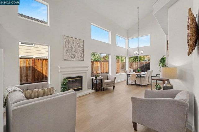 414 Trailhead Way, Martinez, CA 94553