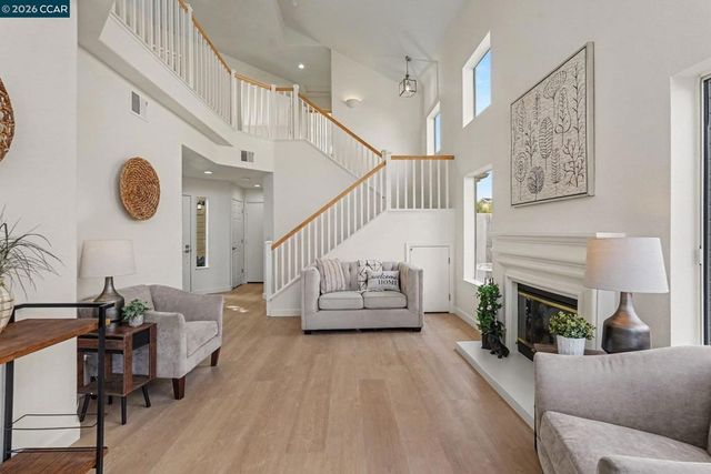 414 Trailhead Way, Martinez, CA 94553