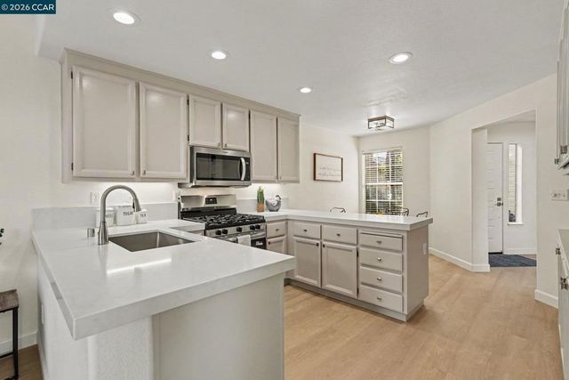 414 Trailhead Way, Martinez, CA 94553