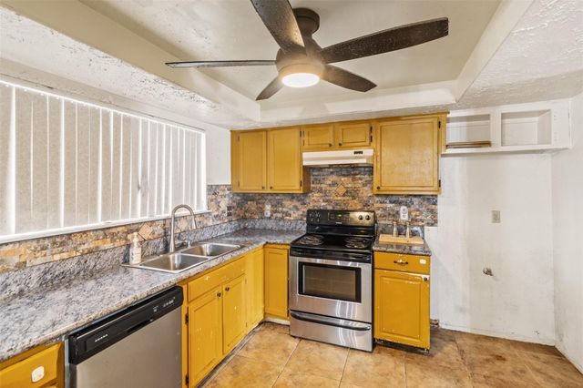 8618 Apothecary Lane, Houston, TX 77064