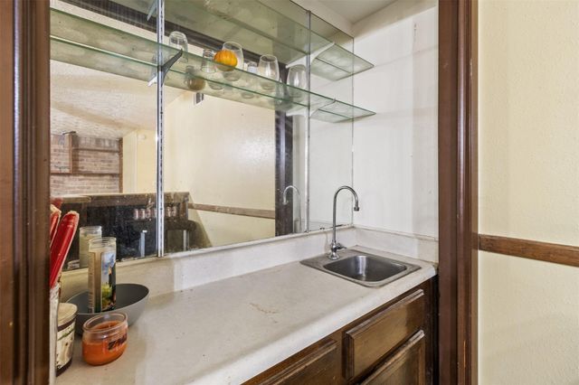 8618 Apothecary Lane, Houston, TX 77064