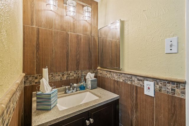 8618 Apothecary Lane, Houston, TX 77064