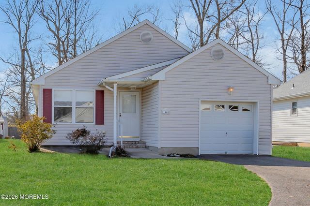 1440 Petunia Way S, Toms River, NJ 08755