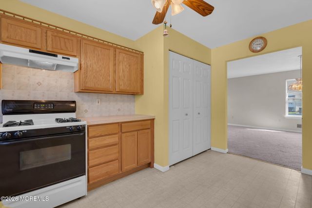 1440 Petunia Way S, Toms River, NJ 08755