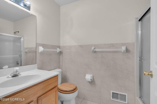 1440 Petunia Way S, Toms River, NJ 08755