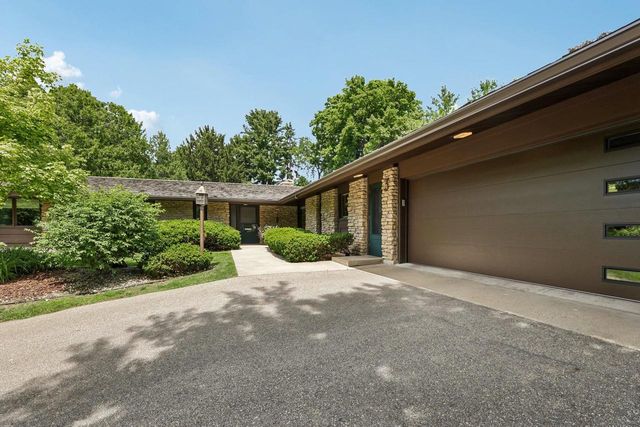 3 Waushara Circle, Madison, WI 53705