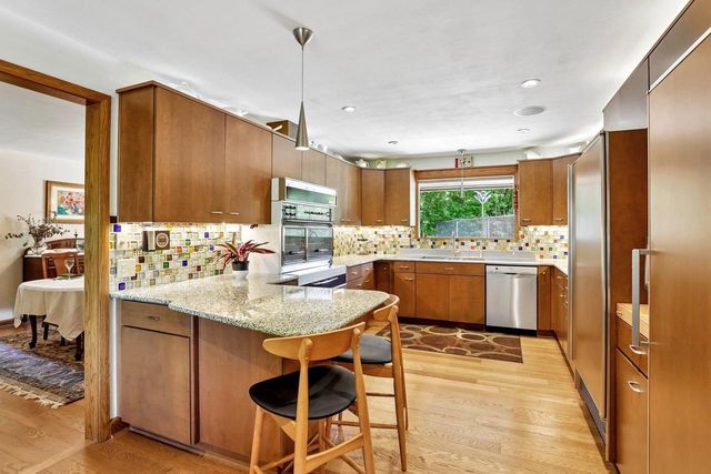 3 Waushara Circle, Madison, WI 53705