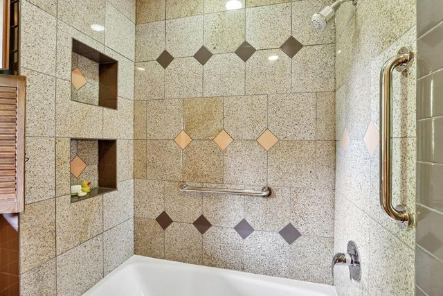 3 Waushara Circle, Madison, WI 53705
