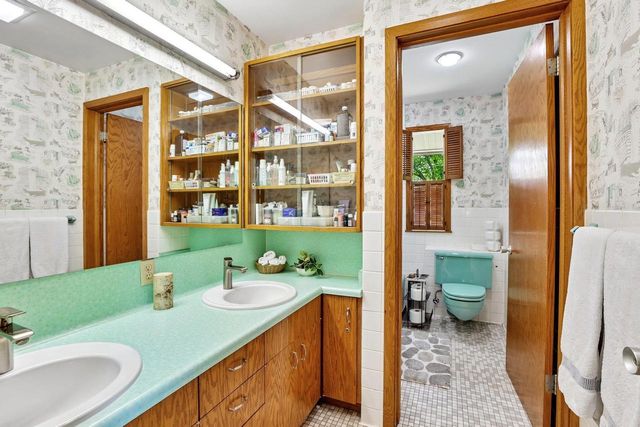 3 Waushara Circle, Madison, WI 53705
