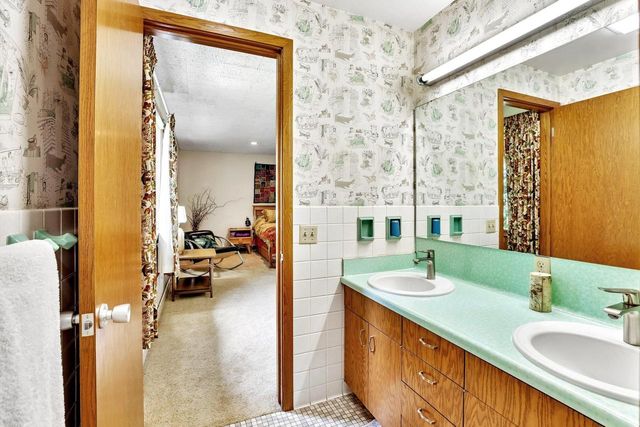 3 Waushara Circle, Madison, WI 53705