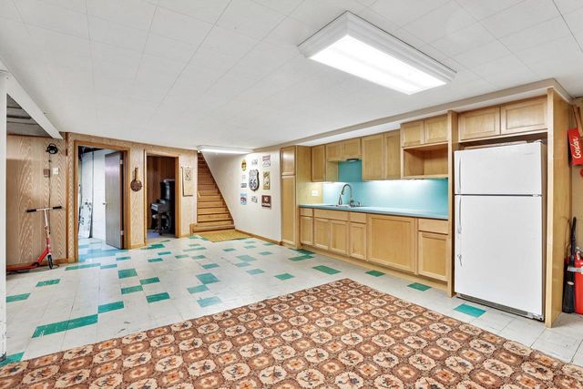 3 Waushara Circle, Madison, WI 53705