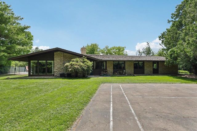 3 Waushara Circle, Madison, WI 53705
