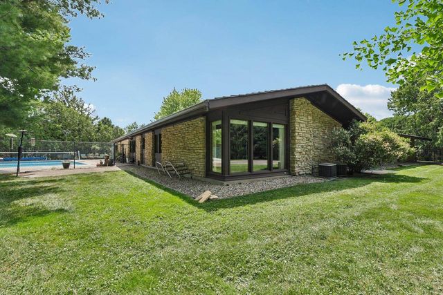 3 Waushara Circle, Madison, WI 53705