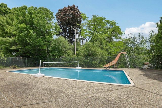 3 Waushara Circle, Madison, WI 53705
