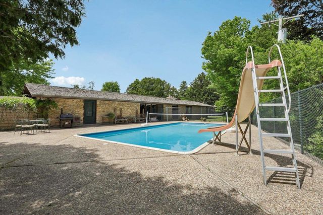 3 Waushara Circle, Madison, WI 53705