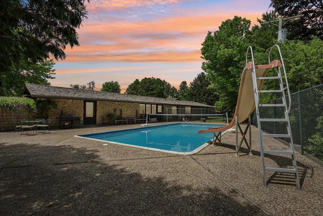 3 Waushara Circle, Madison, WI 53705