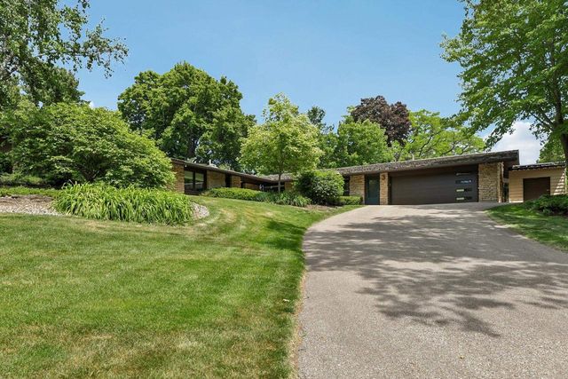 3 Waushara Circle, Madison, WI 53705