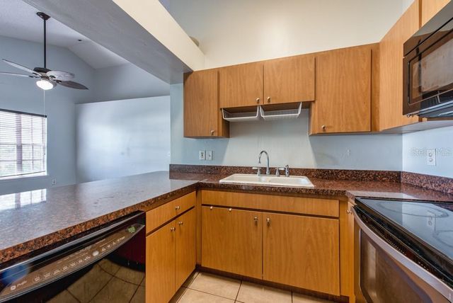 3002 W CLEVELAND STREET D11, Tampa, FL 33609