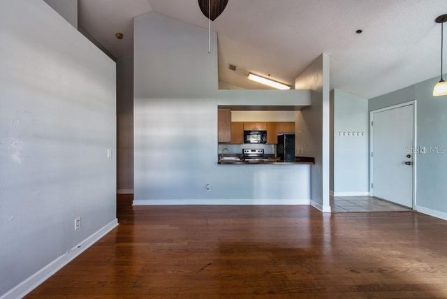 3002 W CLEVELAND STREET D11, Tampa, FL 33609