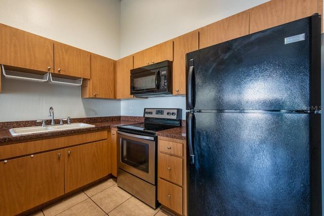 3002 W CLEVELAND STREET D11, Tampa, FL 33609