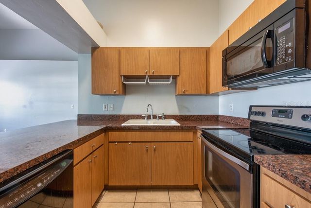 3002 W CLEVELAND STREET D11, Tampa, FL 33609