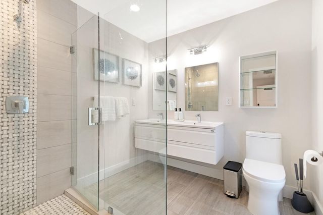 5821 NE 14th Way, Fort Lauderdale, FL 33334