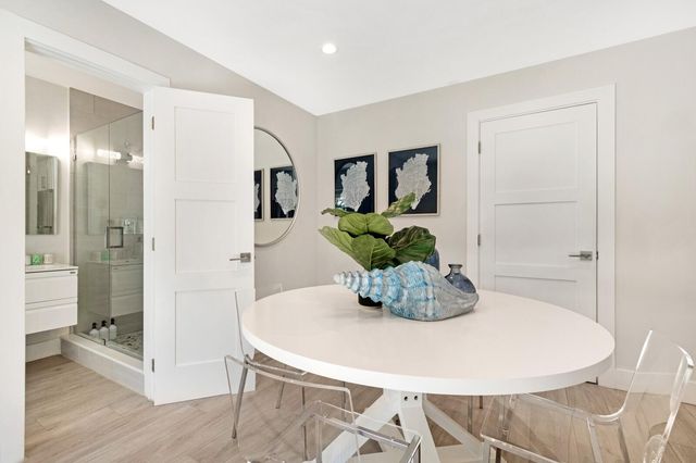 5821 NE 14th Way, Fort Lauderdale, FL 33334