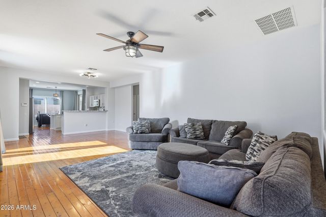 941 E CHERRY HILLS Drive, Chandler, AZ 85249